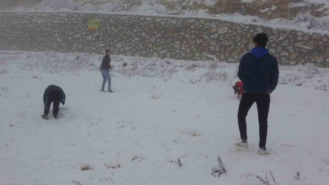 Hatay’da Kar Yağışı Etkili Oldu