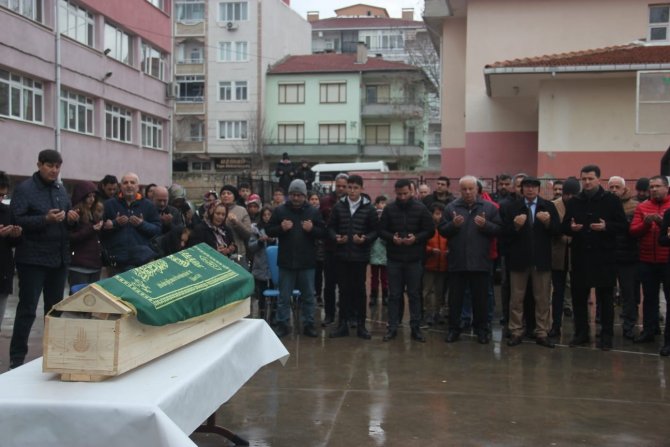 Evinde Ölü Bulunan Okul Müdürünün Cenazesi Memleketine Uğurlandı