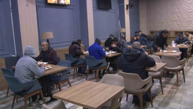 İ̇stanbul Valiliği 618 Evsiz Vatandaşı Otellerde Misafir Ediyor