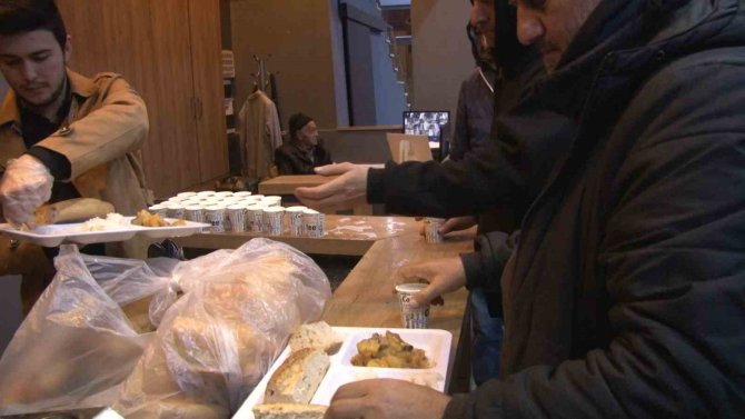İ̇stanbul Valiliği 618 Evsiz Vatandaşı Otellerde Misafir Ediyor