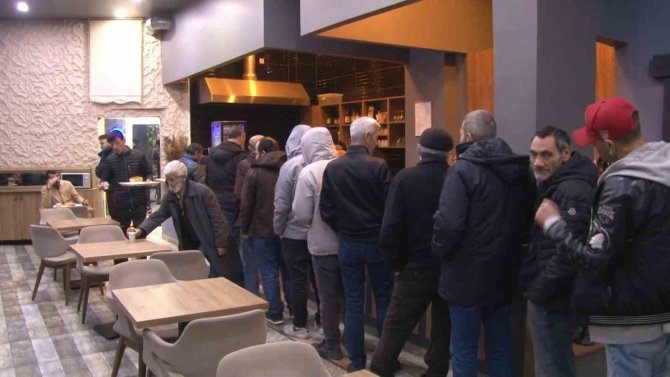 İ̇stanbul Valiliği 618 Evsiz Vatandaşı Otellerde Misafir Ediyor