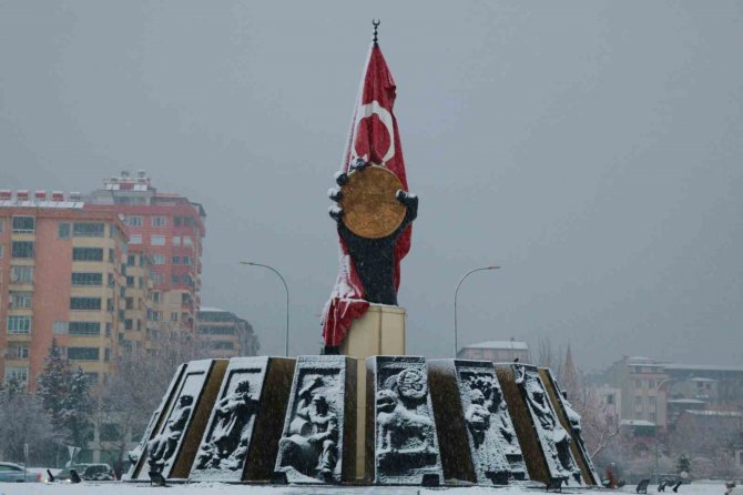 Kahramanmaraş Beyaz Örtüye Büründü