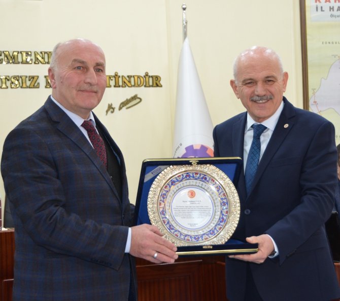 İ̇l Özel İ̇daresi Genel Sekreteri Uzun Vedalaştı