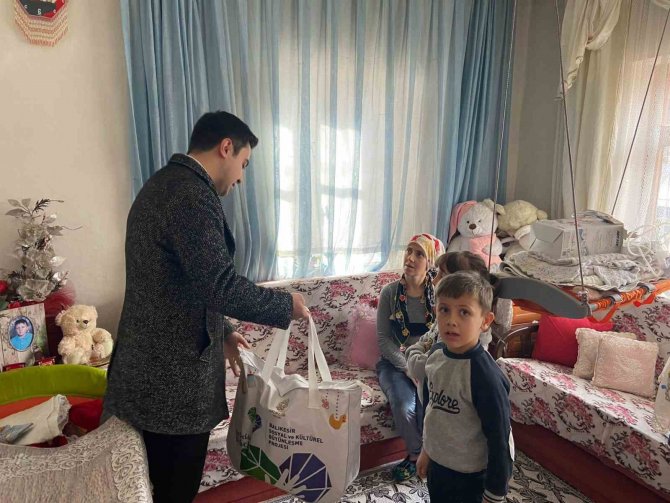 Kaymakam Çelik’ten Yeni Doğan Bebeklerin Ailelerine Ziyaret