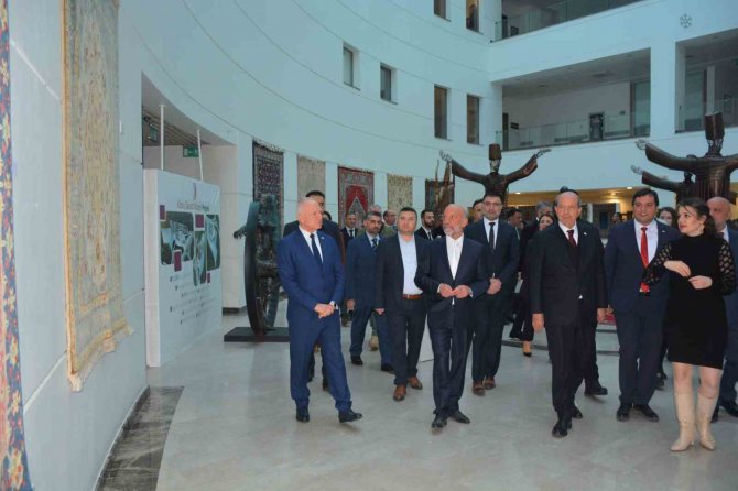 Dünyaca Ünlü El Yapımı Halılar Uşak Halı Sergisi’nde Sanatseverlerle Buluştu