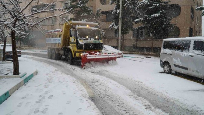 Şanlıurfa’da Ekiplerin Kar Mesaisi Başladı