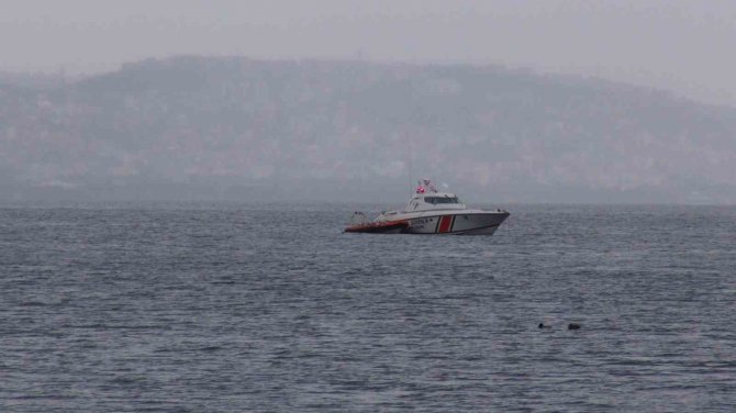 155 Metre Uzunluğundaki Abd Savaş Gemisi İ̇zmit Körfezi’ne Demir Attı