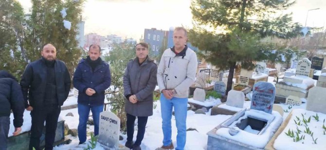 Şırnaklı Gazeteci Davut Çimen Mezarı Başında Anıldı