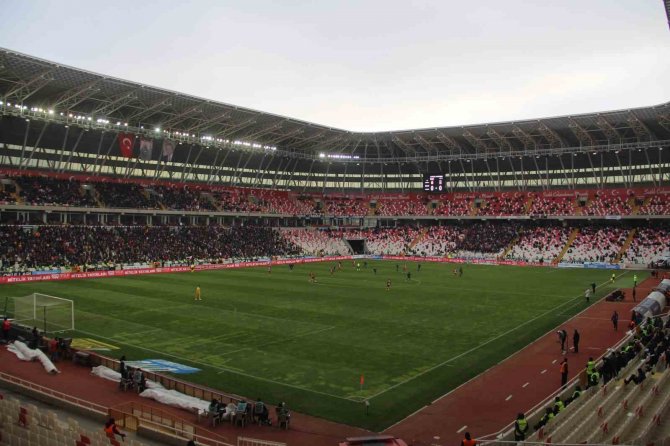 Sivas 4 Eylül Stadyumu 37 Gün Sonra Ev Sahipliği Yapıyor