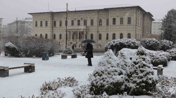 Sivas’ta Yoğun Kar Yağışı