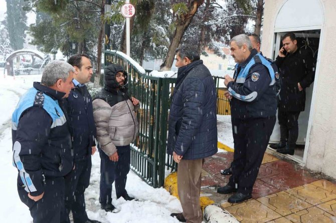 Sokakta Kalan Vatandaşlara Sıcak Yuva