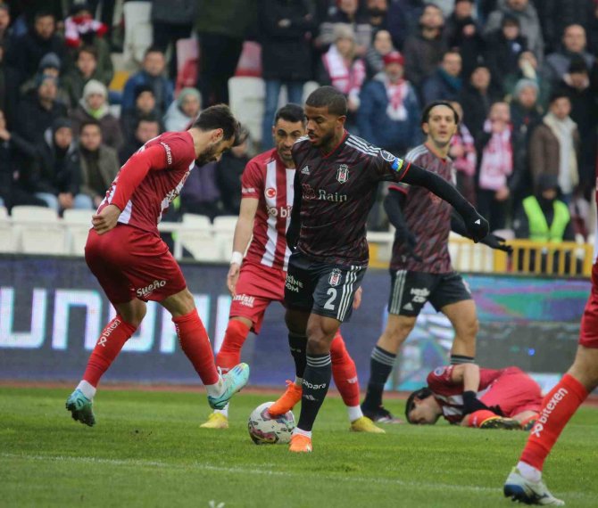 Spor Toto Süper Lig: Sivasspor: 0 - Beşiktaş: 0 (Maç Devam Ediyor)