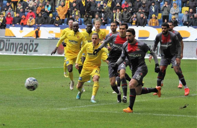 Spor Toto Süper Lig: Mke Ankaragücü: 0 - Fatih Karagümrük: 1 (İ̇lk Yarı)