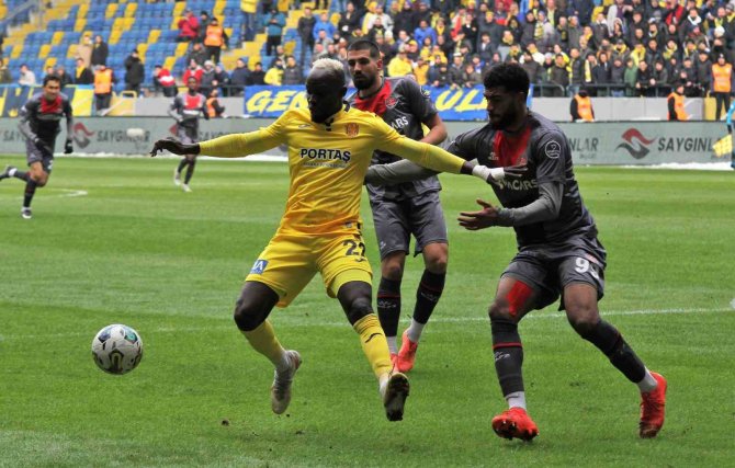 Spor Toto Süper Lig: Mke Ankaragücü: 0 - Fatih Karagümrük: 1 (İ̇lk Yarı)