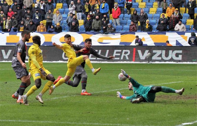 Spor Toto Süper Lig: Mke Ankaragücü: 0 - Fatih Karagümrük: 1 (İ̇lk Yarı)