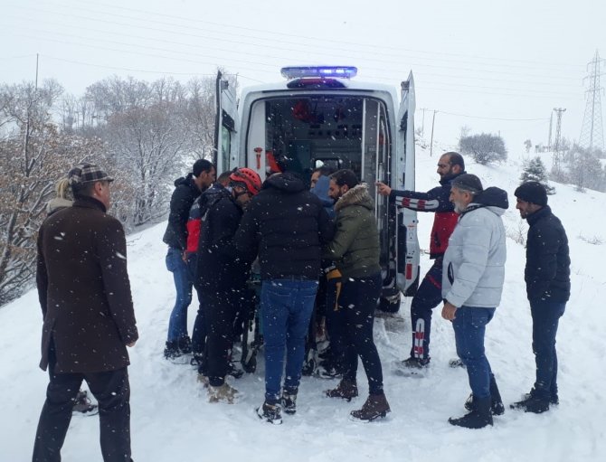 Tunceli’de Otomobil Şarampole Yuvarlandı: 1 Yaralı