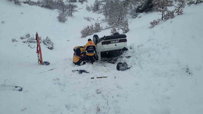 Tunceli’de Otomobil Şarampole Yuvarlandı: 1 Yaralı