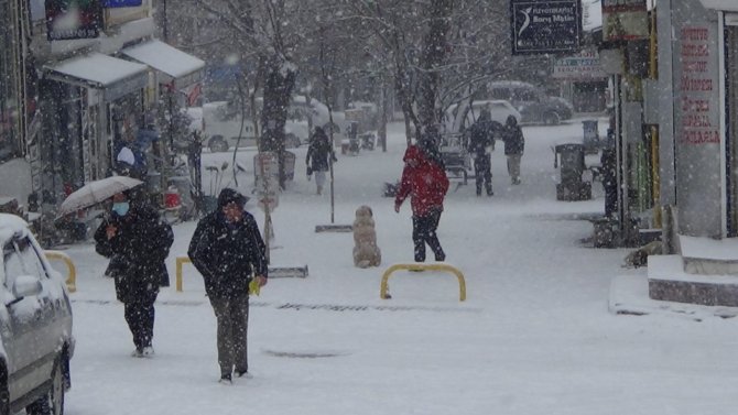 Tunceli’de Kar Yeniden Bastırdı, 251 Köy Yolu Ulaşıma Kapandı