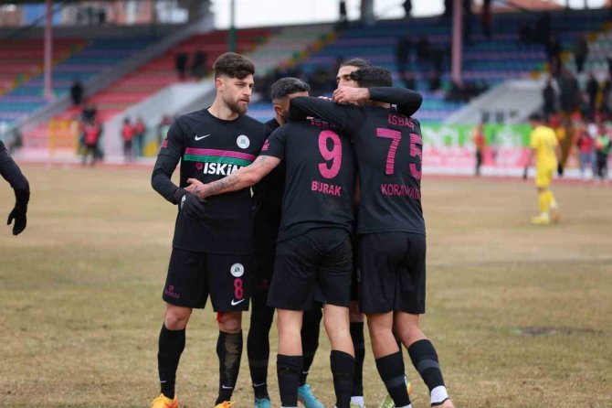 Isparta 32 Spor: 6 - Tarsus İ̇dmanyurduspor: 1