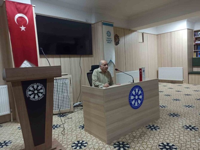 Prof. Dr. Aktepe: "Din Ve Kültürün Karışması Radikalizmi Doğurur"