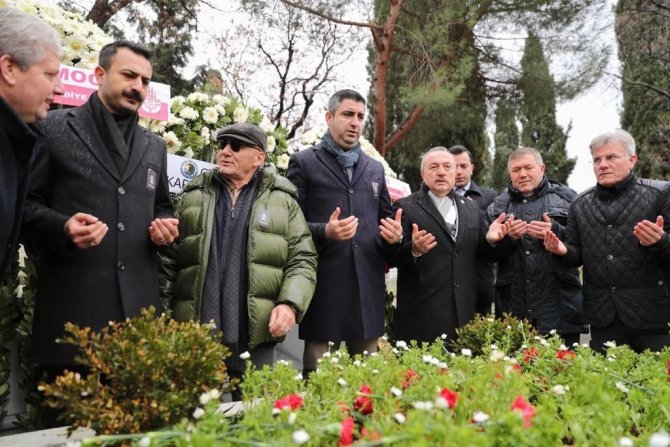 Eski Devlet Bakanı Adnan Kahveci, Vefatının 30’uncu Yıl Dönümünde Kartal’da Anıldı