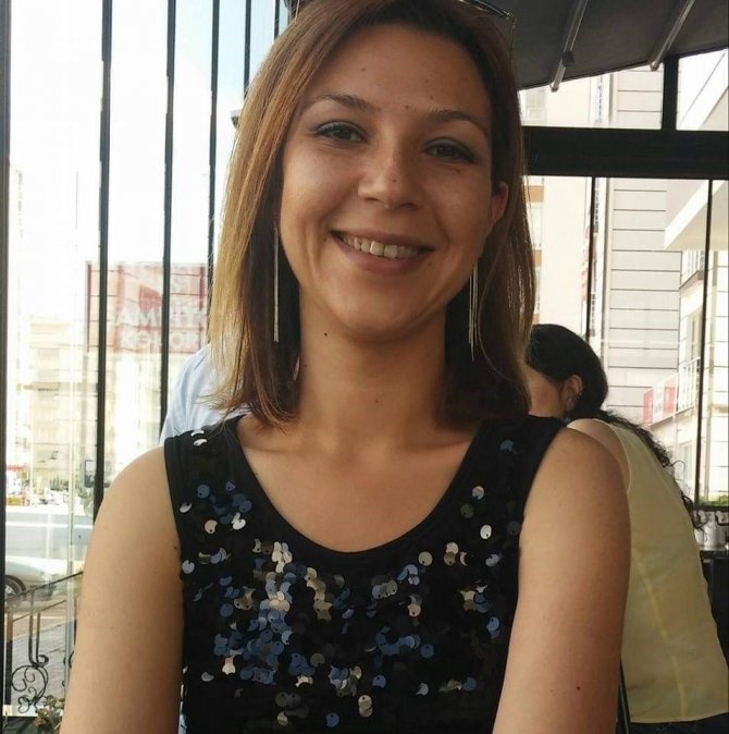 Otobüs Kazasında Denizlili Öğretmen Can Verdi