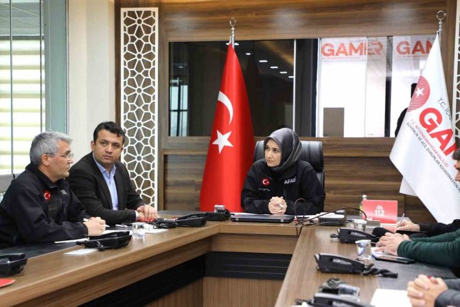 Kar Yağışı Öncesi Acil Durum Koduyla Toplandılar