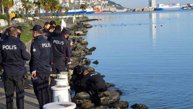 İ̇ki Çocuk Annesi Kadının Denizde Cesedi Bulundu