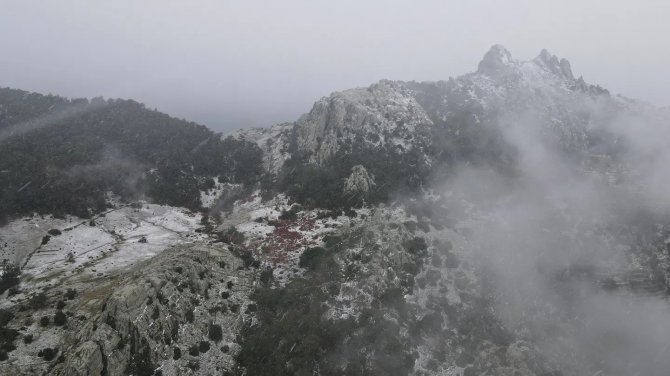 Latmos’a Yılın İlk Karı Düştü, Kartpostallık Görüntüler Ortaya Çıktı
