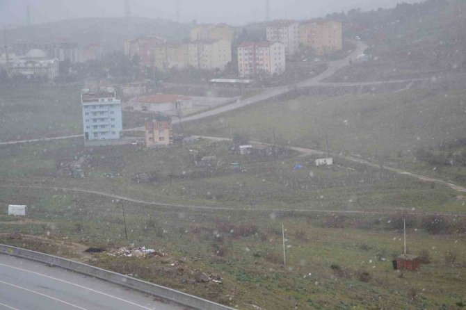 Balıkesir’de Beklenen Kar Yağışı Başladı