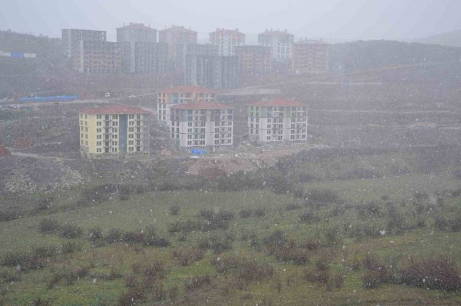 Balıkesir’de Beklenen Kar Yağışı Başladı