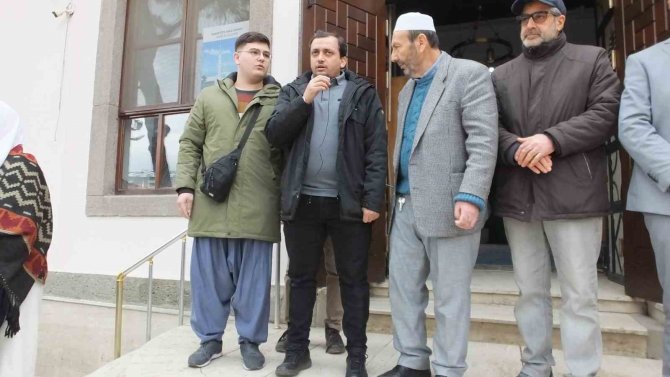 Balıkesir’de 170 Kişilik Umre Kafilesi Dualarla Uğurlandı
