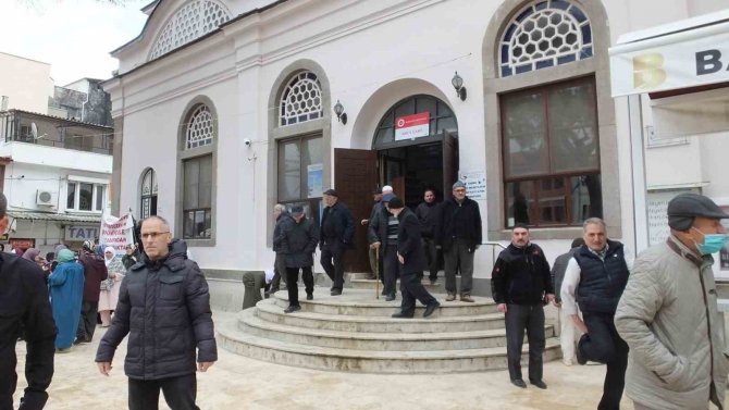 Balıkesir’de 170 Kişilik Umre Kafilesi Dualarla Uğurlandı