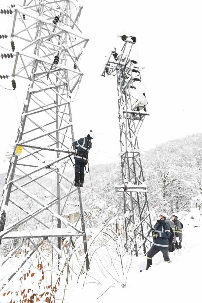 Başkent Edaş Yoğun Kar Kaynaklı Afet Riskine Karşı Teyakkuzda