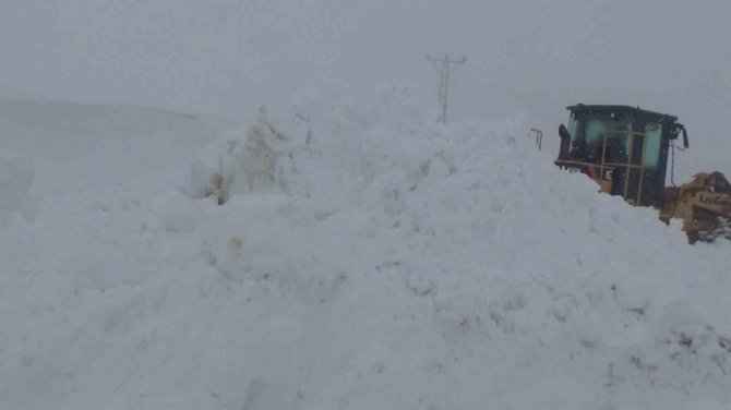 Batman’da 270 Yerleşim Yerinin Yolu Ulaşıma Kapandı