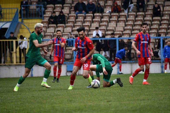 Karabük İ̇dman Yurdu Evinde Kazanarak Liderliğini Sürdürdü