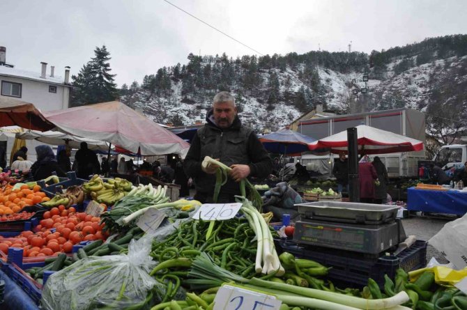 İ̇lk Emekli Maaşını Aldığı Gün Bir Kamyon Dolusu Ürünü 5 Liradan Satacak