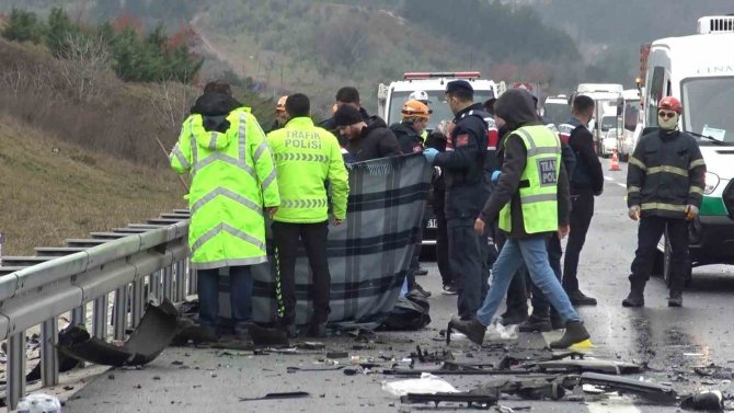 Bursa’da Otoyolda Facia: 4 Ölü, 7 Yaralı