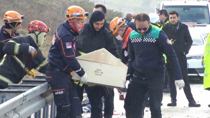 Bursa’da Otoyolda Facia: 4 Ölü, 7 Yaralı