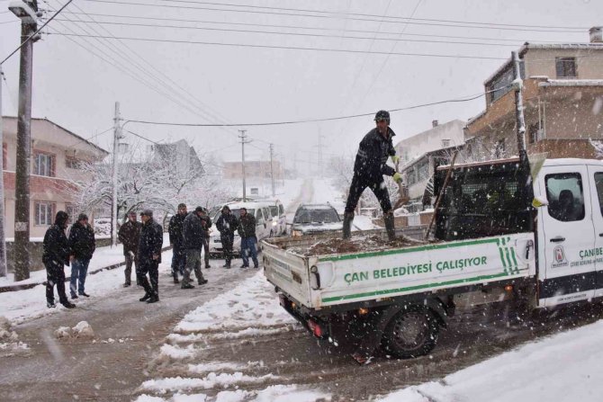 Çan’da Kar Yağışı Etkili Oluyor