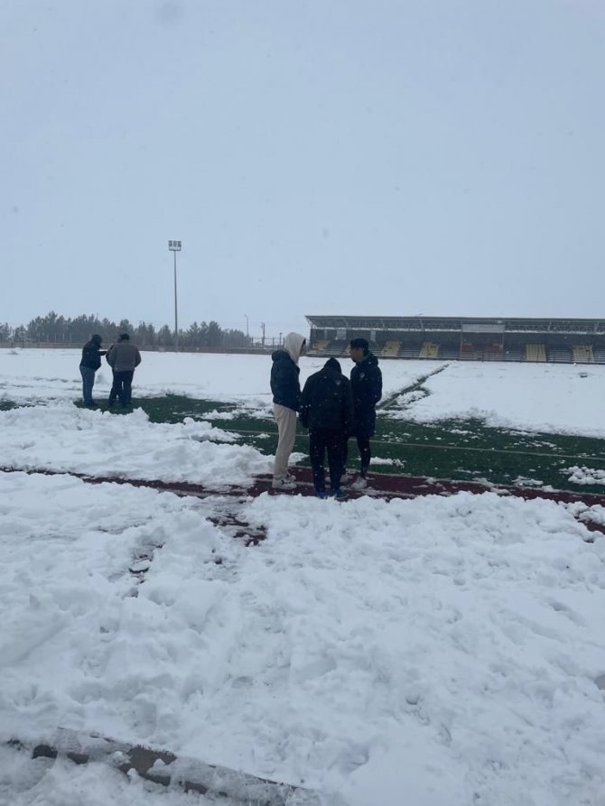 Bal 1. Grup’ta Erganispor - Yeşil Vartospor Maçı Kar Engeline Takıldı