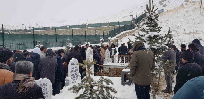 Yaylalı Gözyaşı Ve Dualarla Uğurlandı
