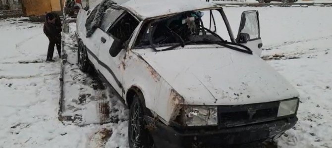 Kanala Uçan Otomobildeki Aile Ölümden Döndü