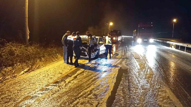 Kar Yağışı Zincirleme Kazaya Neden Oldu: 3 Yaralı