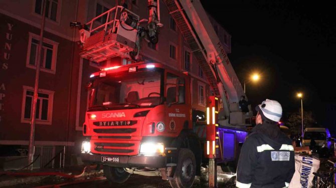 Edirne’de Çatıda Çıkan Yangın Korkuttu