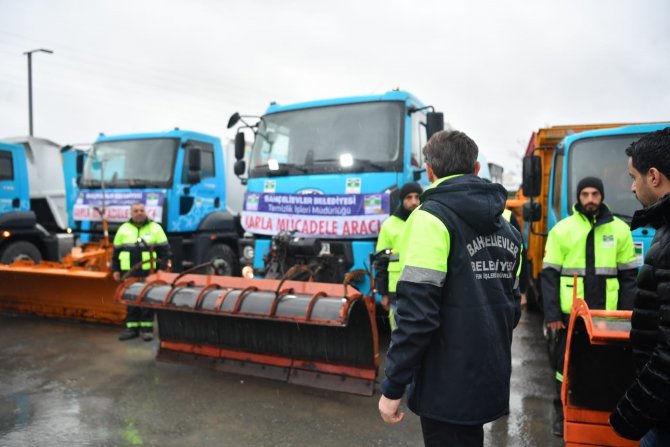 Bahçelievler’de Kar Yağışına Karşı Bin 200 Personel, 152 Araç Ve İş Makinesi 7/24 Görev Yapacak