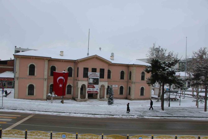 Elazığ’da Kar Kartpostallık Görüntüler Oluşturdu