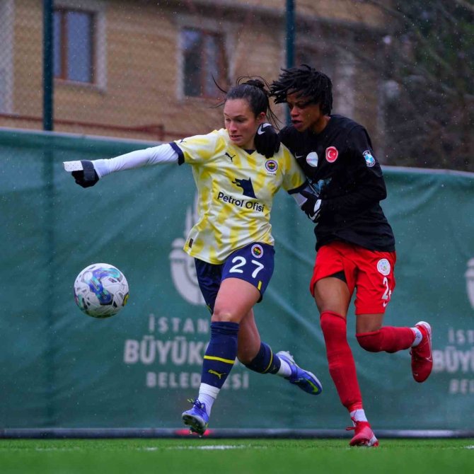 Turkcell Kadın Futbol Süper Ligi: Ataşehir Belediye Spor: 0 - Fenerbahçe: 6