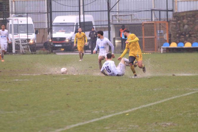 Tff 3.lig: Belediye Derincespor: 1 - Yomraspor: 0