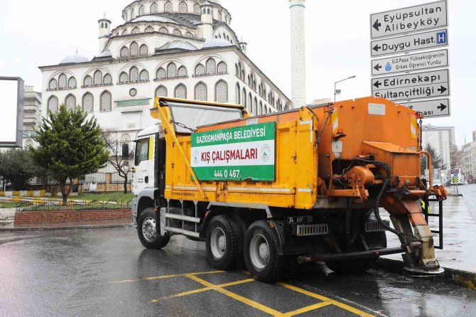 Gaziosmanpaşa’da Ekipler Karla Mücadeleye Hazır